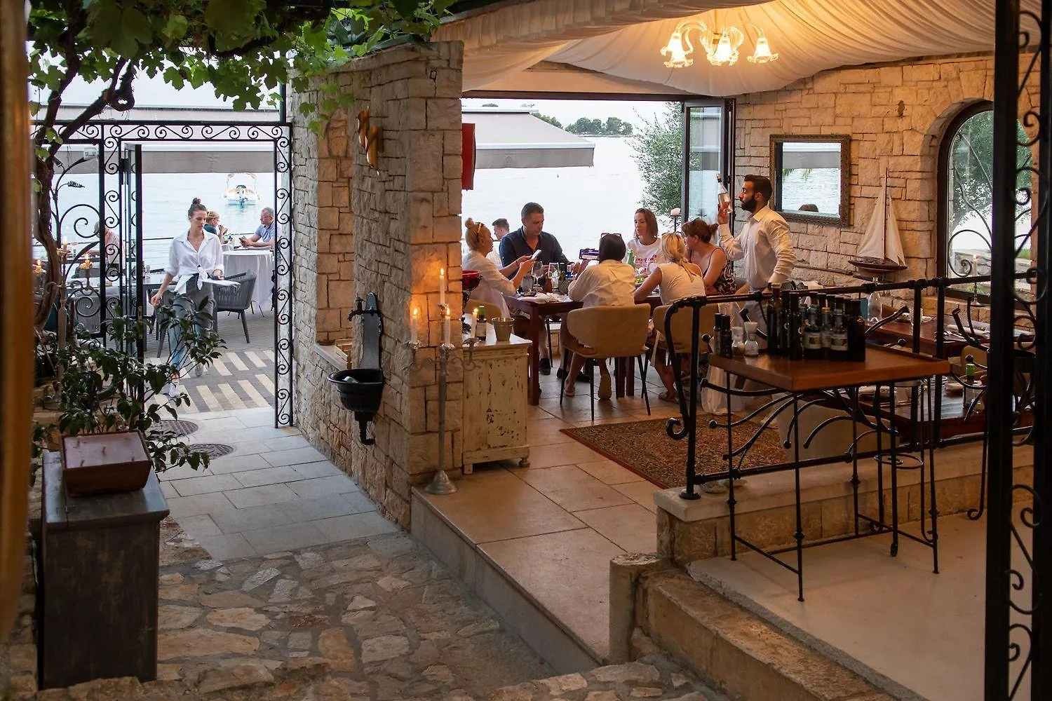 Beeindruckendes Apartment Direkt Am Strand, Gute Taxibootverbindungen Nach Rovinj Altstadt 0*,  Croatia
